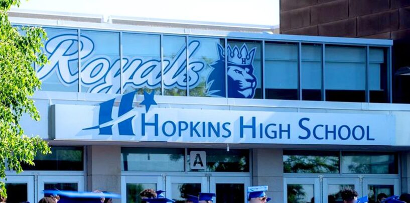 Une fille trans a été agressée dans un lycée du Minnesota.  Sa famille réclame justice (exclusif)