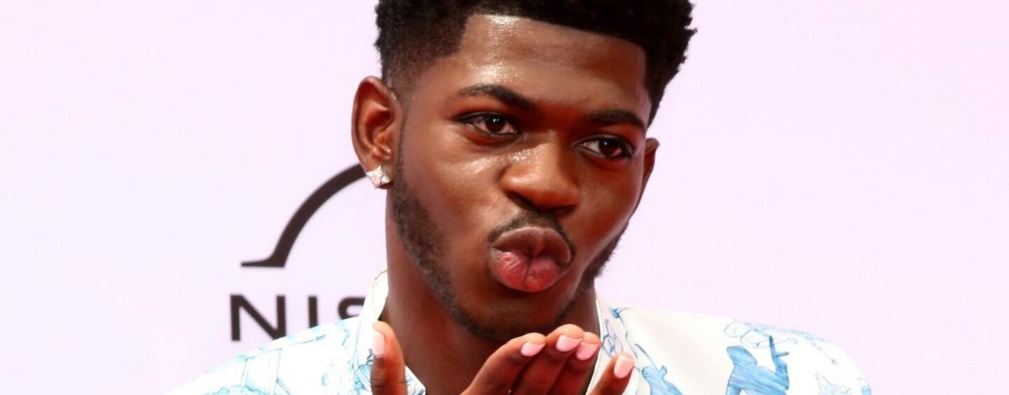 Lil Nas X trolle les fans avec du bœuf Crazy Frog, Drake appelle et nous caquons