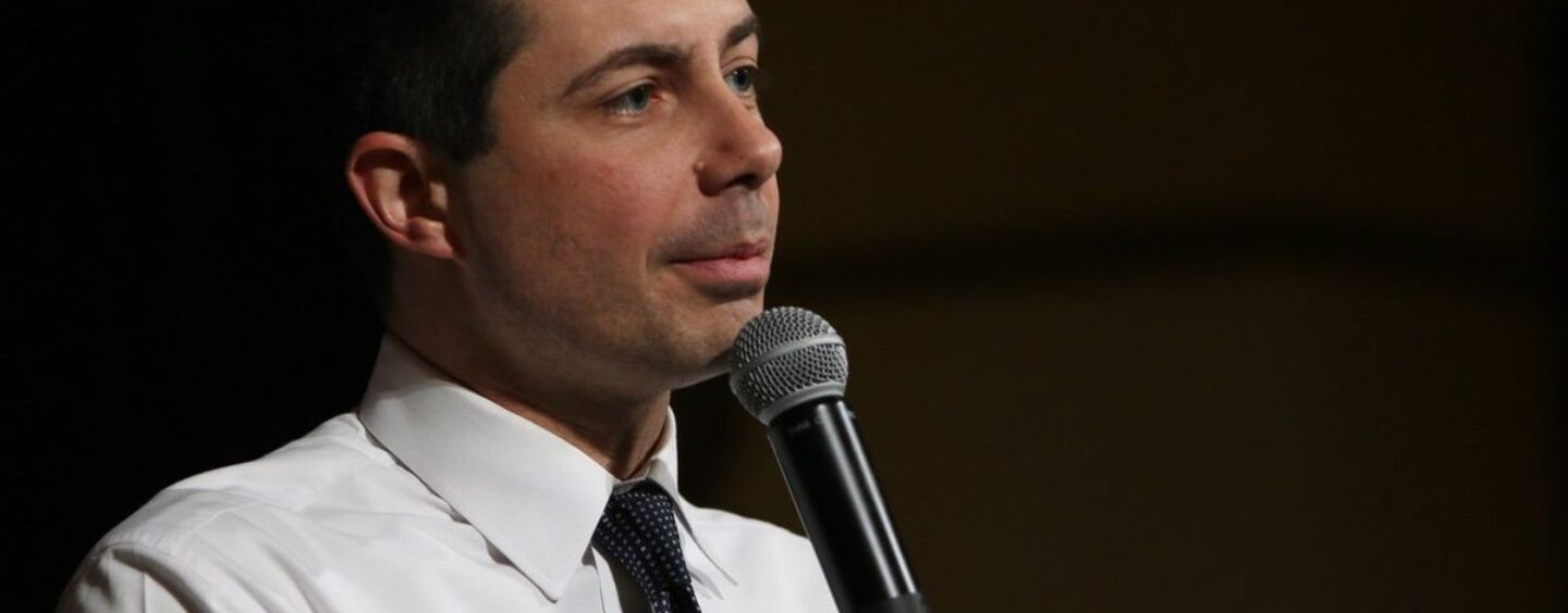 Pete Buttigieg OBLITÈRE le discours anti-Pride de Martha-Ann Alito de la manière LA PLUS CLASSE
