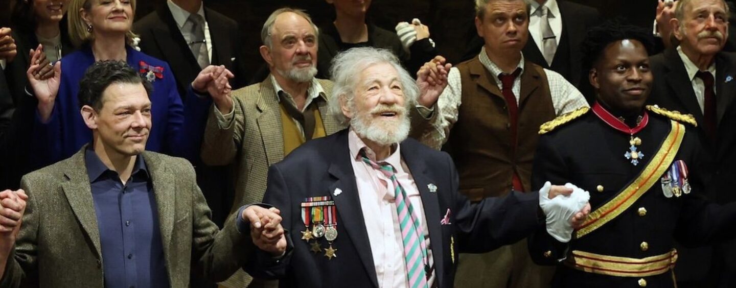 Ian McKellen hospitalisé après une chute lors d'une représentation à Londres