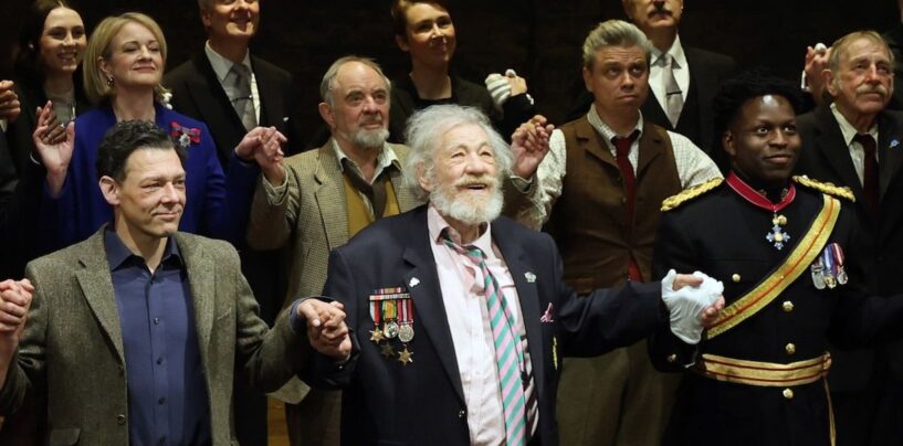 Ian McKellen hospitalisé après une chute lors d'une représentation à Londres