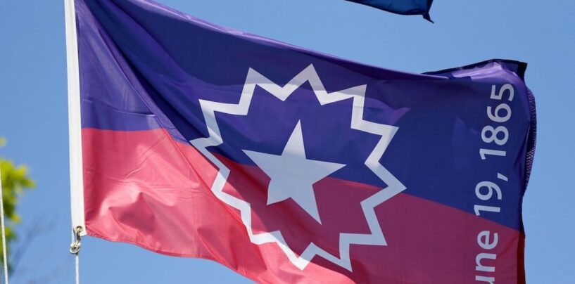 Le drapeau du Juneteenth regorge de symboles.  Voici ce qu'ils sont et ce qu'ils signifient