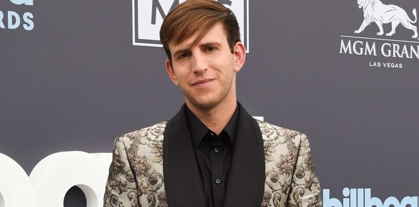 Le beau DJ Illenium montre son amour à ses fans gays pour le mois de la fierté