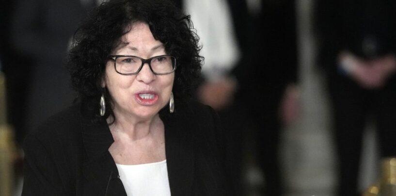 Juge Sotomayor : la décision de la Cour suprême dans une affaire d'immigration menace l'égalité du mariage