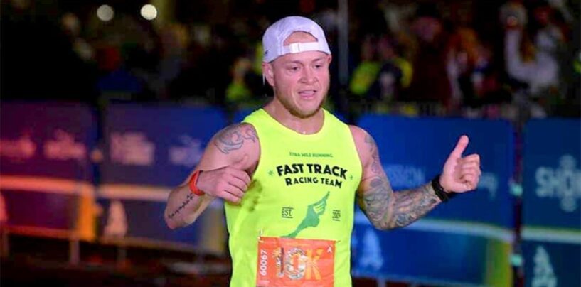 Rencontrez le triathlète qui se trouve être transgenre et sourd