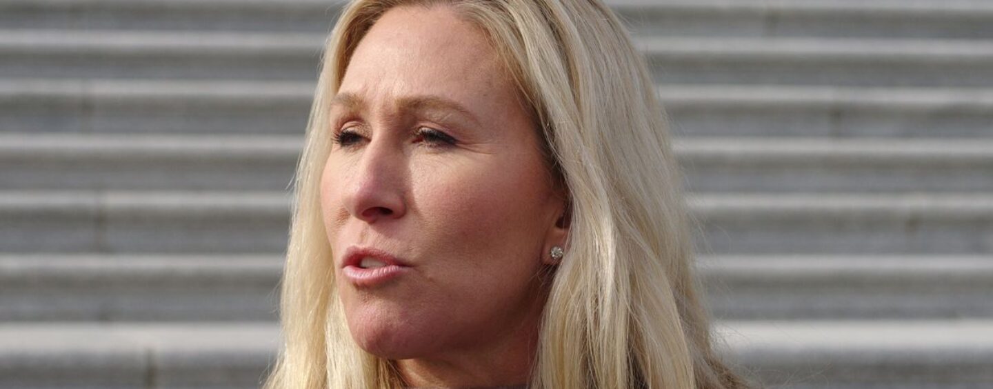 MTG accuse Dems de « porno gay » dans les écoles, oubliant ce qu'elle a montré une fois au Capitole