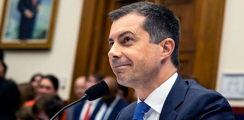 Pete Buttigieg laisse une fois de plus les républicains perplexes en citant des faits