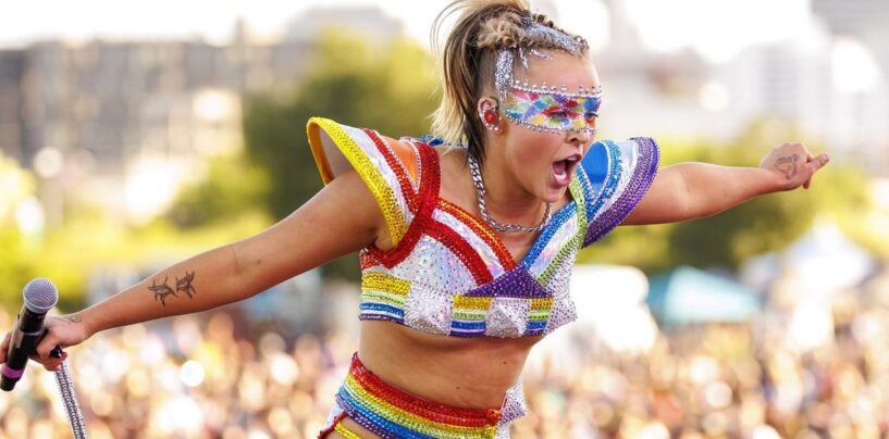 JoJo Siwa répond aux haters qui l'ont huée lors de la Pride à New York