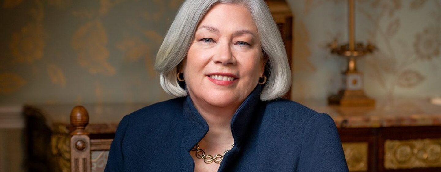 Rencontrez Ellen Granberg, présidente lesbienne pionnière de l'Université George Washington