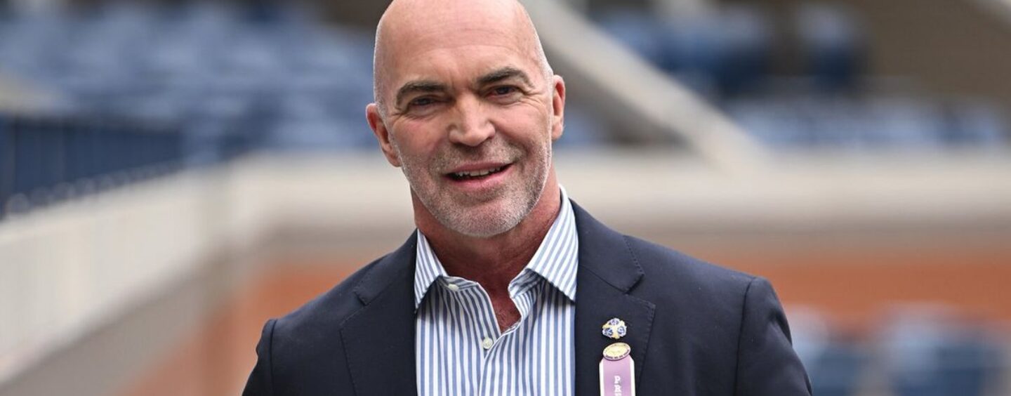 Don Sturz du Westminster Kennel Club explique pourquoi les chiens sont les meilleurs amis des homosexuels