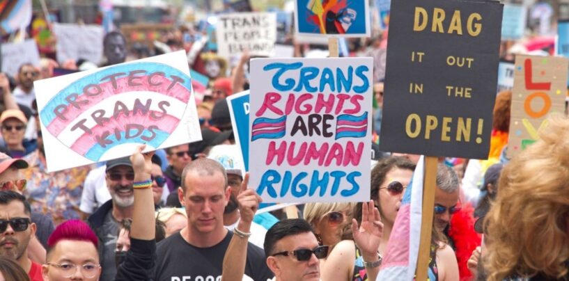 La Maison Blanche clarifie son soutien aux soins de réaffirmation du genre pour les jeunes transgenres après une réaction négative (exclusif)