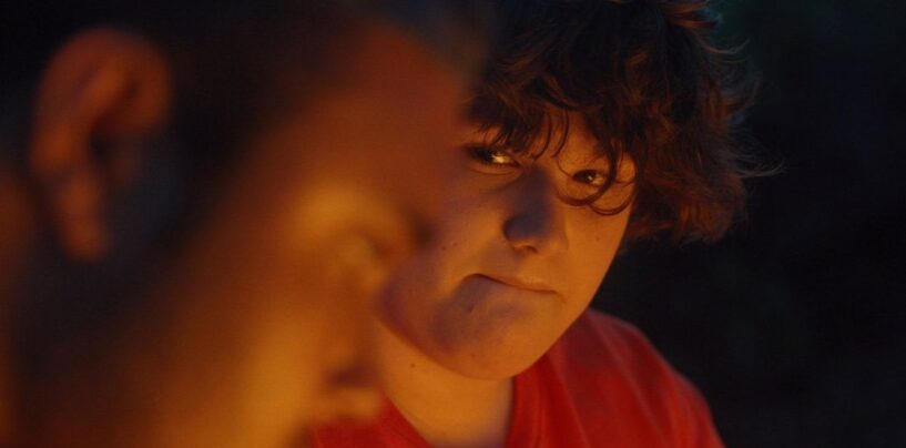 Big Boys montre le premier coup de foudre d'un adolescent homosexuel pour un ours dans un clip
