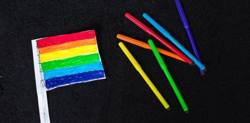 Des membres du conseil scolaire de la région de San Francisco sont rappelés après avoir interdit les drapeaux de la fierté