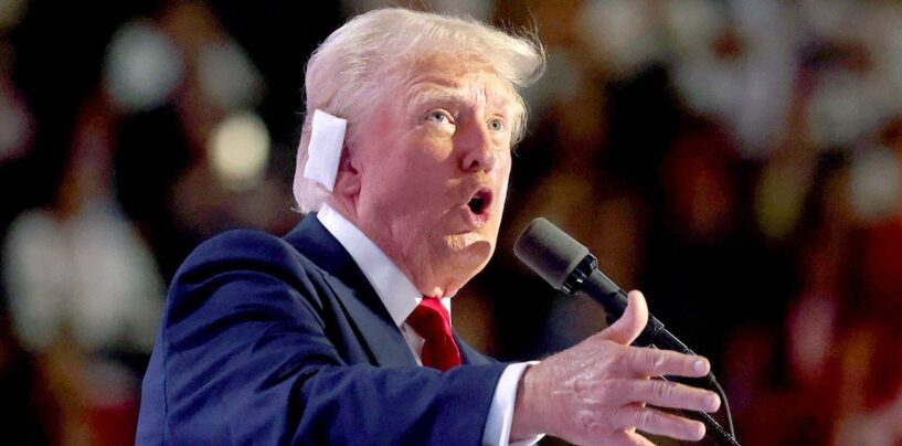 Donald Trump clôture la Convention nationale républicaine transphobe avec un long discours rempli de mensonges