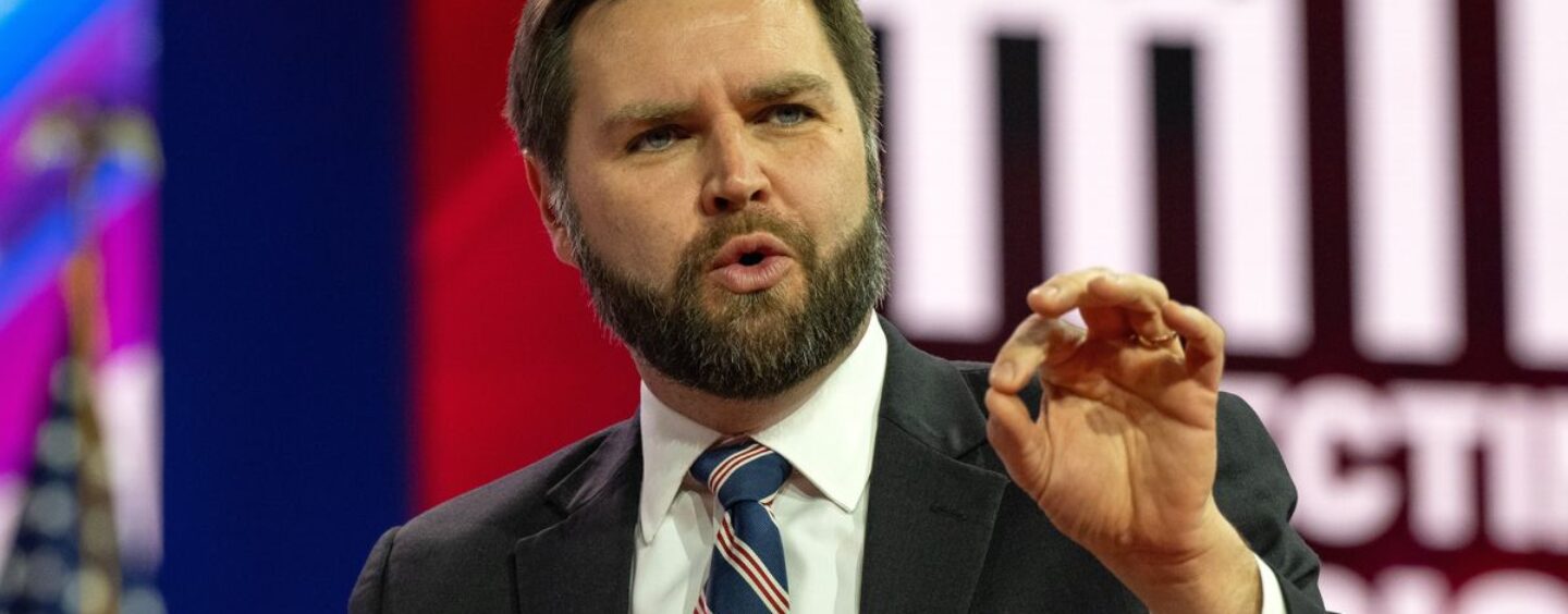 ​30 mèmes hilarants reprochant à JD Vance, le vice-président choisi par Trump, d'être plus bizarre que nous le pensions possible