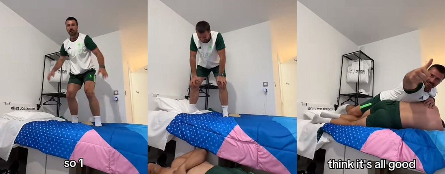 L'équipe olympique irlandaise de rugby teste des lits « anti-sexe » de la manière la plus sexy possible