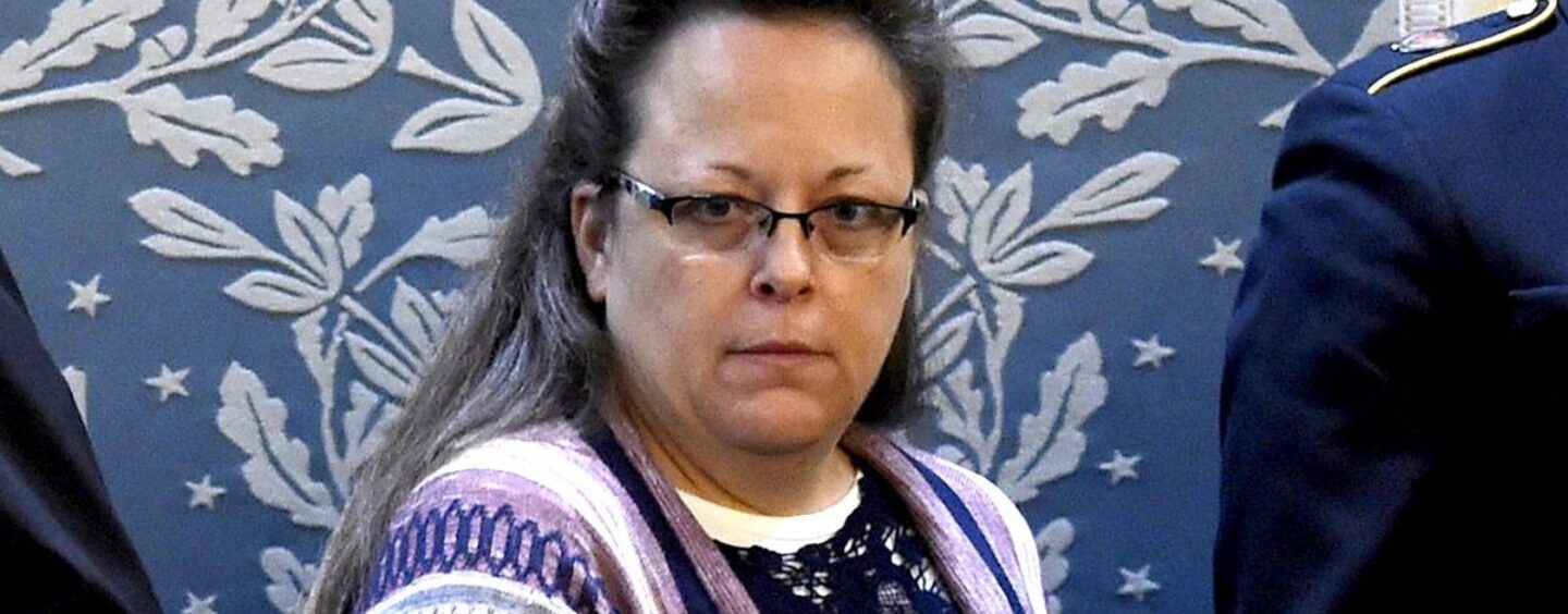 Kim Davis tente de faire annuler l'égalité du mariage par la Cour suprême