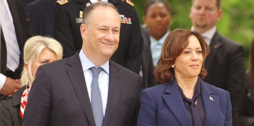 Le mari de Kamala Harris a appris que Biden avait abandonné ses études alors qu'il était avec ses amis gays