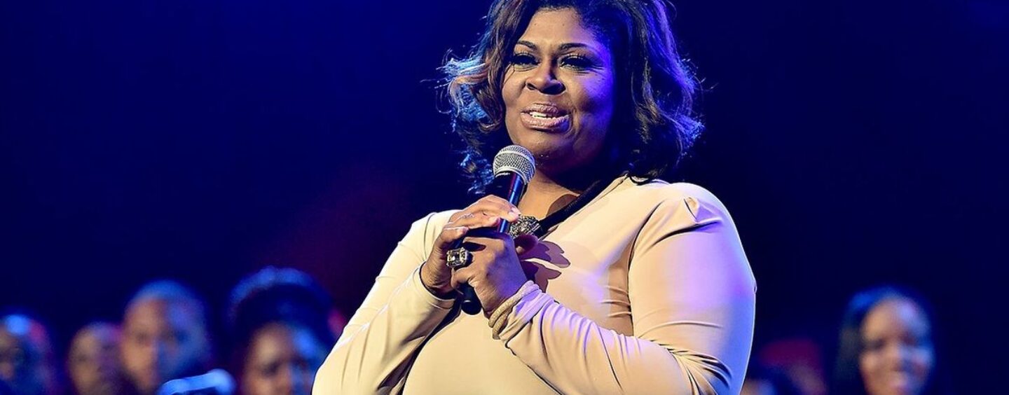 Kim Burrell s'excuse auprès de la communauté LGBTQ+ pour ses commentaires « négatifs et blessants »