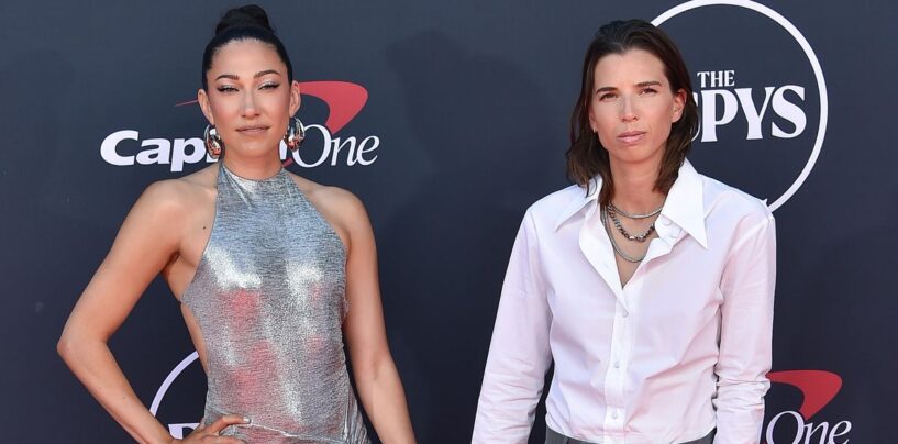 Les stars olympiques du football Tobin Heath et Christen Press révèlent une histoire d'amour de 8 ans et nous hurlons