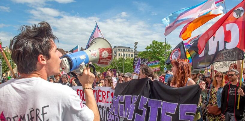La communauté LGBTQ+ en Europe en état de siège alors que la France fait face à une prise de pouvoir par l'extrême droite