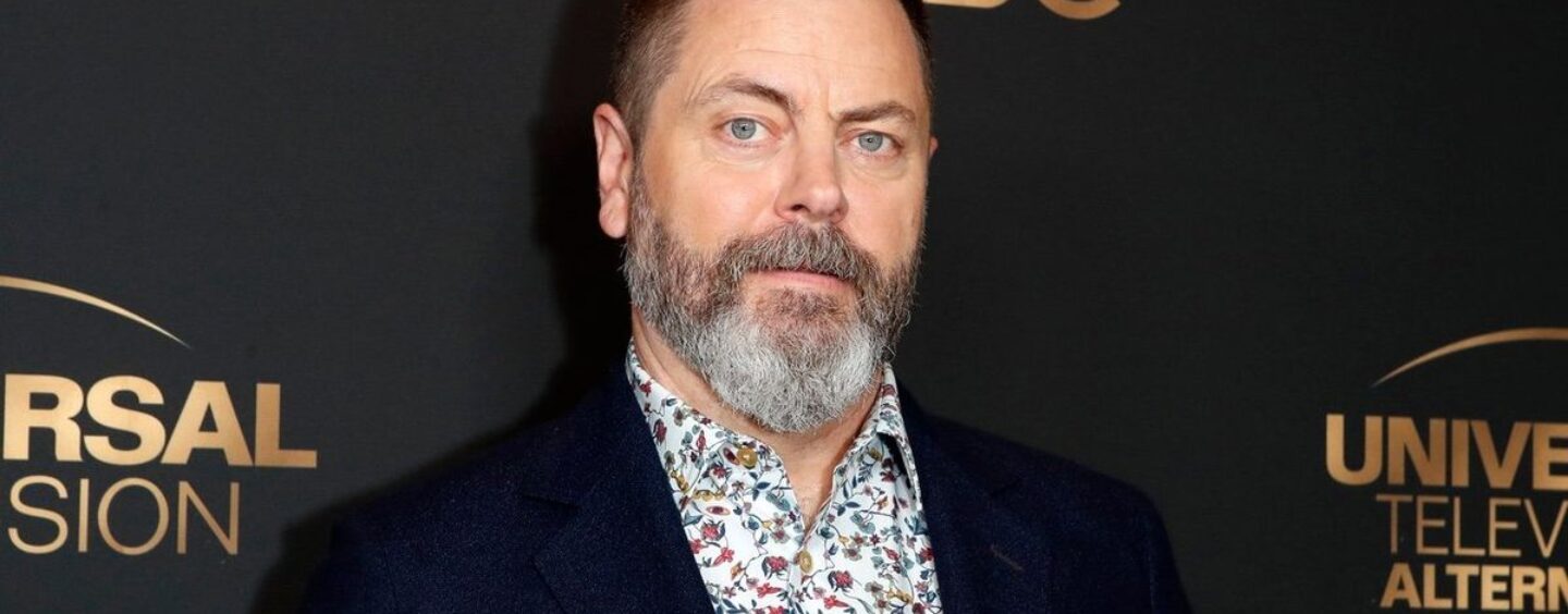Nick Offerman détruit un ticket républicain « bizarre » avec une parodie pro-Kamala