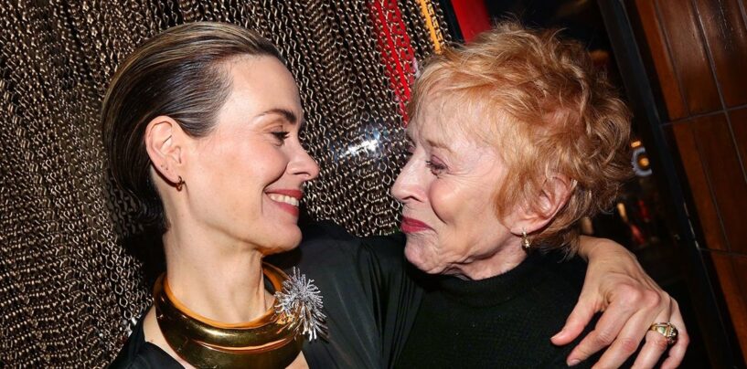Holland Taylor parle de la « différence générationnelle » et de son avenir avec sa petite amie Sarah Paulson