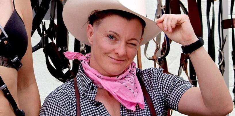 Bienvenue dans le seul bar de danse country LGBTQ+ de Dallas