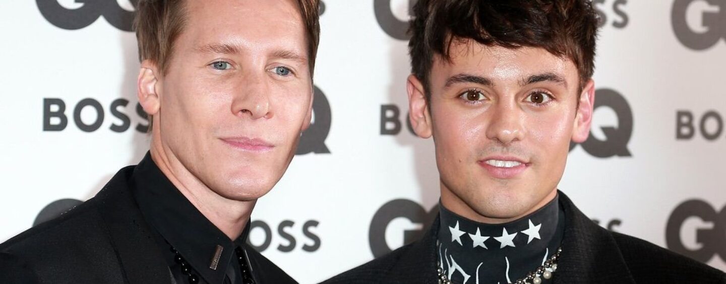 Tom Daley et Dustin Lance Black recréent de jolies photos de famille à Paris et nous sommes en train de nous évanouir