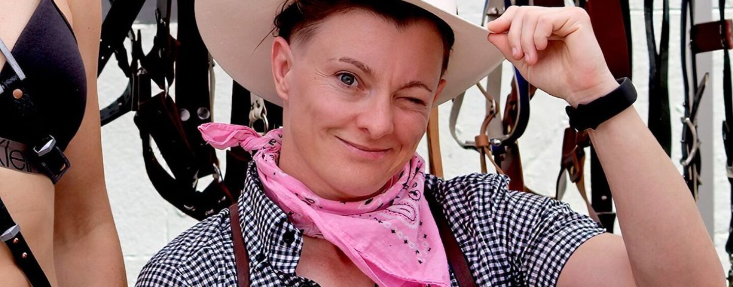 Bienvenue dans le seul bar de danse country LGBTQ+ de Dallas
