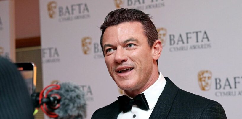 Luke Evans est « choqué » de « continuer à travailler » après son coming out