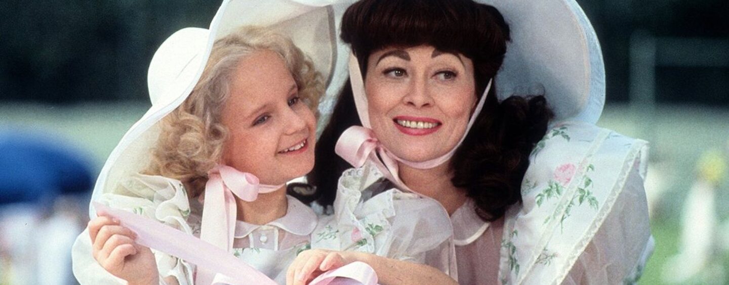 La réalisatrice du documentaire HBO sur Faye Dunaway explique son héritage complexe, notamment Mommie Dearest