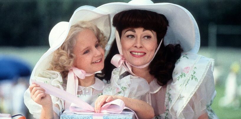 La réalisatrice du documentaire HBO sur Faye Dunaway explique son héritage complexe, notamment Mommie Dearest