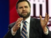 30 réactions hilarantes à la taille pathétique de la petite foule de JD Vance