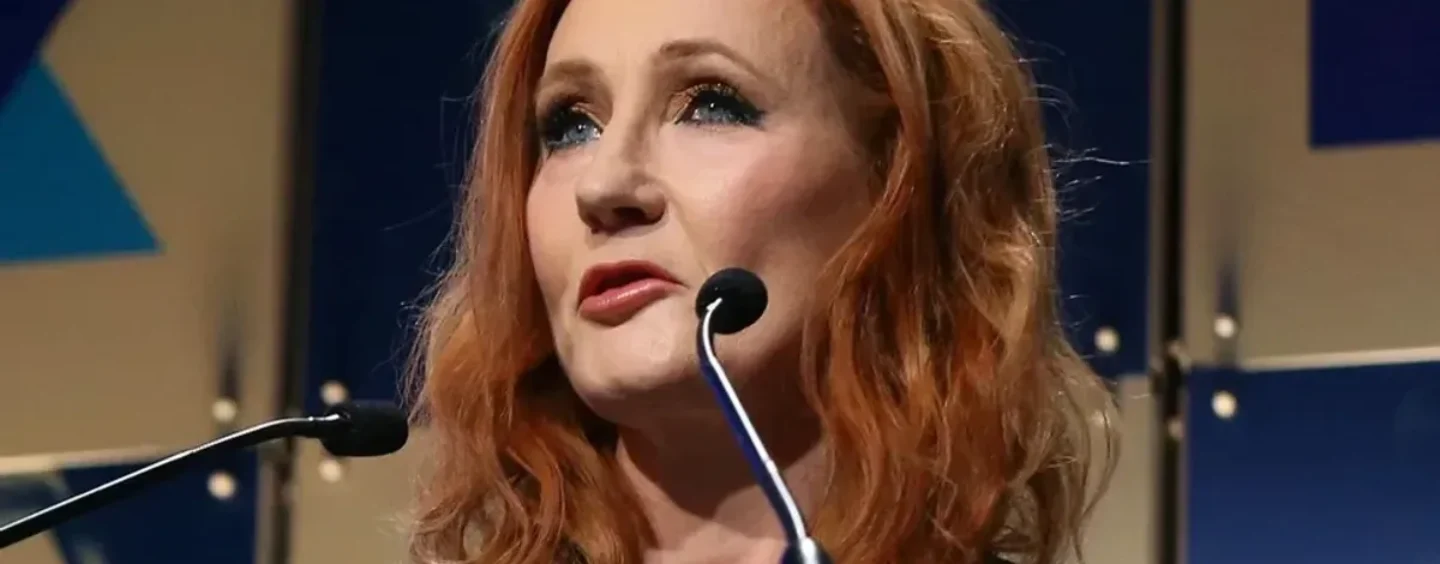 20 réactions IMPITOYABLES au silence et à la suppression grossière de JK Rowling sur X qui nous font HURLER