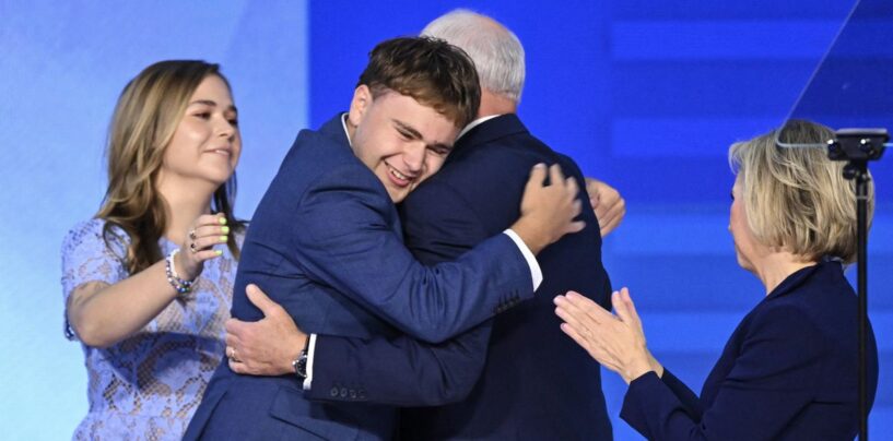 Ann Coulter et MAGA détestent Gus Walz, mais ces 35 réactions des démocrates nous donnent la VIE