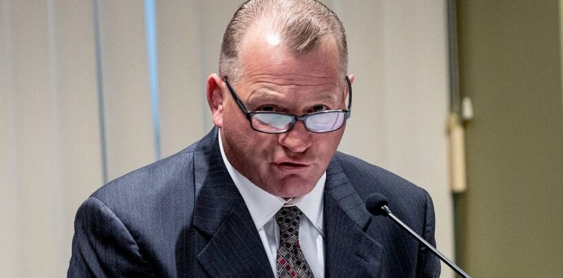 Un ancien employé gay poursuit un membre républicain du Congrès du Texas pour « environnement de travail hostile »