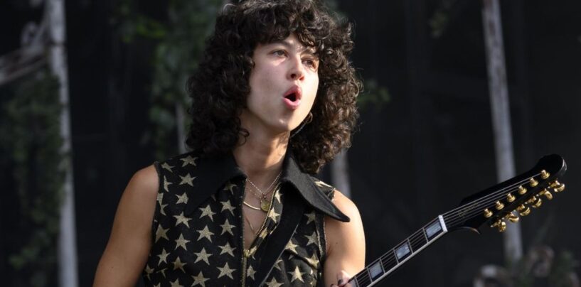 Towa Bird parle de son obsession pour René Rapp et de sa présence sous les feux des projecteurs