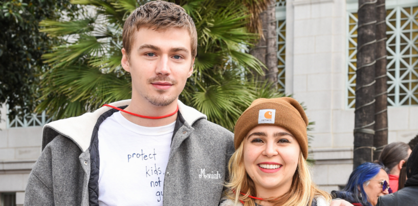 Mae Whitman a nommé son nouveau fils d'après son oncle et son frère de « Parenthood », Miles Heizer, et nous sanglotons