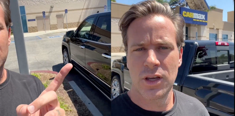 Armie Hammer a vendu sa voiture parce qu'il n'avait pas les moyens de payer l'essence et Twitter gay est en plein essor