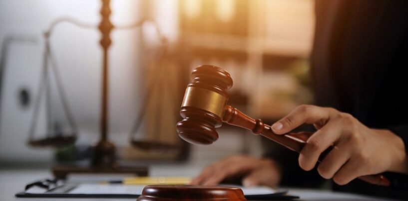 Un homme de Floride qui a menacé un juge pour une plainte pour « ne dites pas que vous êtes gay » est condamné à cinq ans de prison
