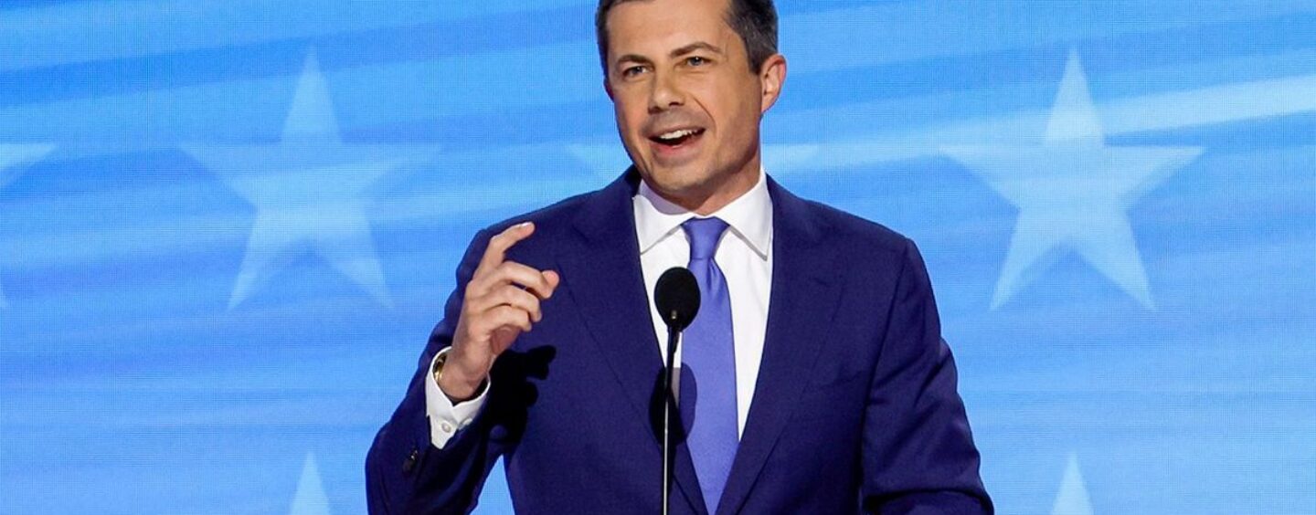 Pete Buttigieg appelle à une « meilleure politique » pour combattre la « noirceur » de l’Amérique de Trump