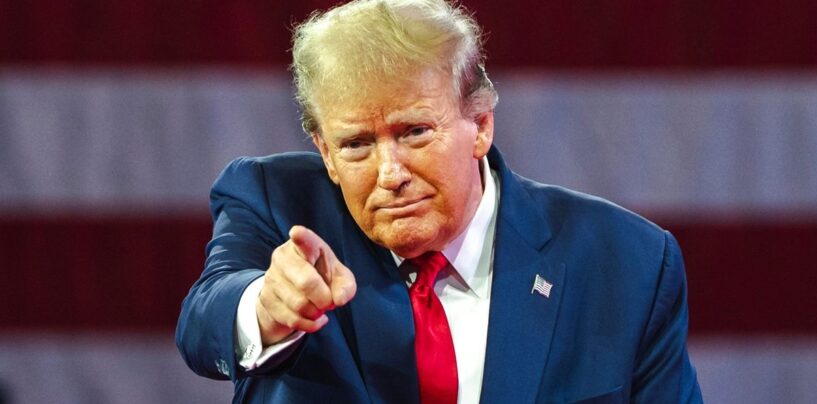 25 réactions hilarantes lorsque Trump ressemble à un tueur en série cannibale lors d'un discours