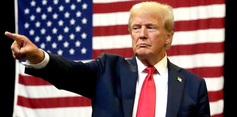 La campagne de Harris et d'autres accusent Trump d'avoir organisé des événements dans des villes au passé raciste