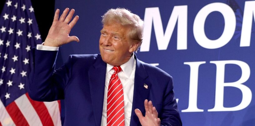 Donald Trump affirme que les écoles pratiquent des opérations chirurgicales de réassignation sexuelle sur les enfants transgenres. Ce n'est pas vrai.