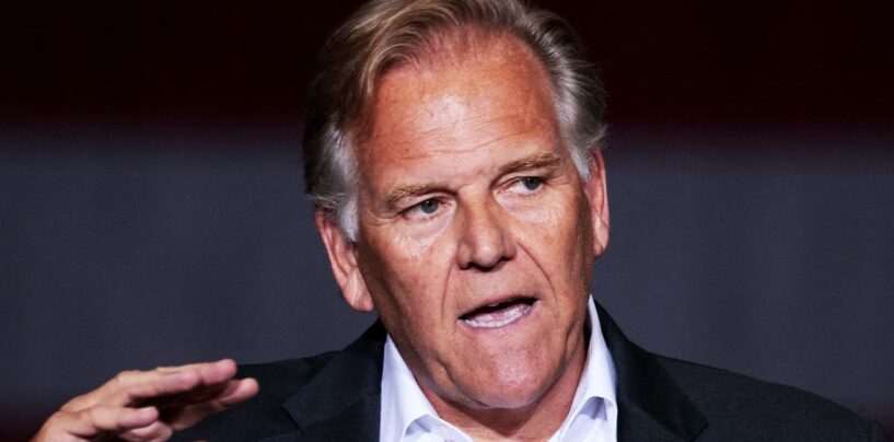 Mike Rogers est l'extrémiste anti-LGBTQ+ qui se présente au Sénat américain dans le Michigan