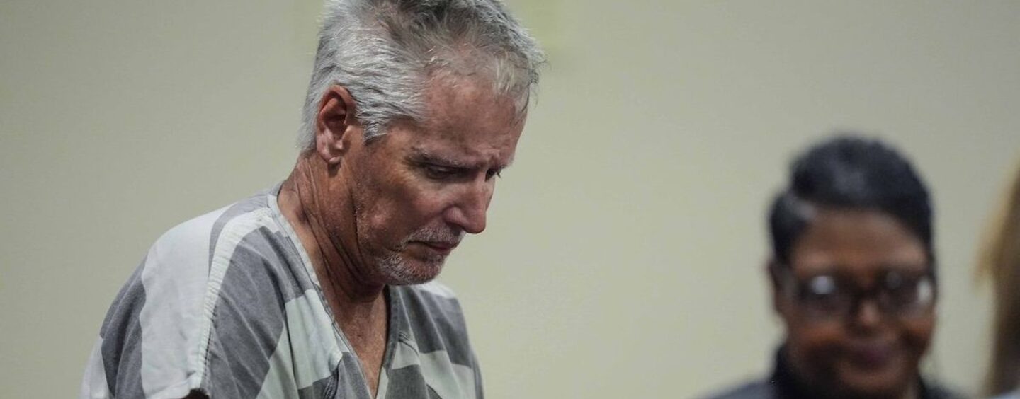 Le père de l'accusé de la fusillade dans une école de Géorgie a déclaré que son fils avait été victime d'intimidation et traité de « gay »