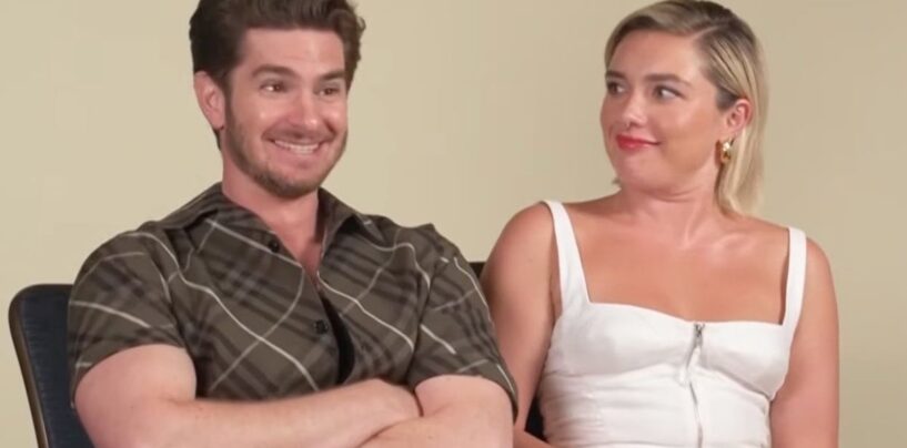 Andrew Garfield dit que son téléphone est rempli de photos de sexe, les fans sont enragés