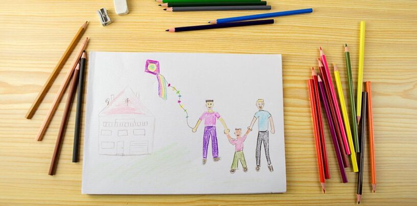 Orgueil, préjugés et réunions de parents d'élèves : un guide pour les familles LGBTQ+ cette année scolaire