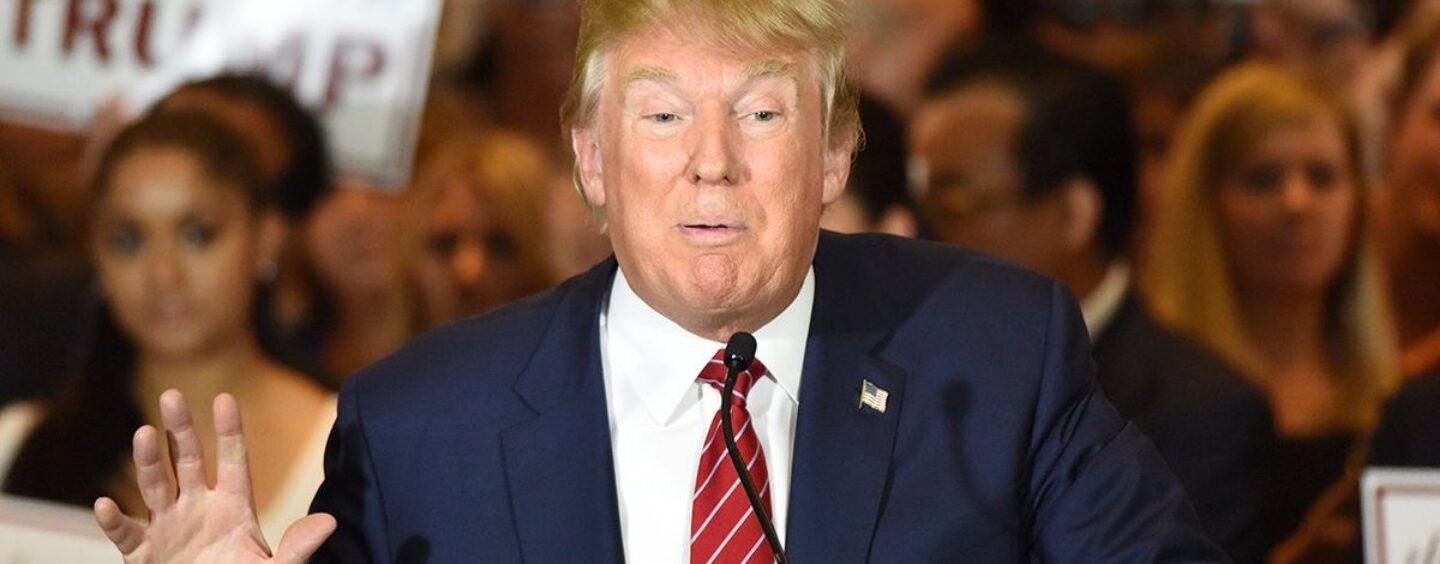 Donald Trump a proféré des mensonges anti-trans lors d'un rassemblement à Tucson pendant 7 minutes. Voici les allégations démenties